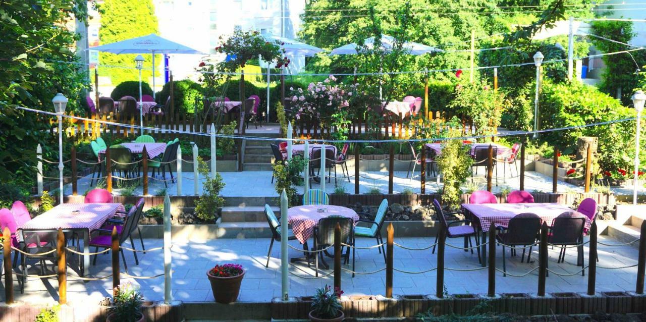 Hotel Am Schloss Borbeck Essen Exterior photo
